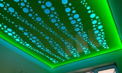 Установка и фото перфорированных натяжных потолков с подсветкой