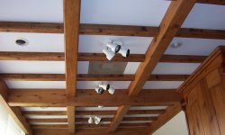 Интерьер деревянных декоративных потолочных балок