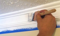 Как крепить и чем покрасить потолочный плинтус для ПВХ панелей