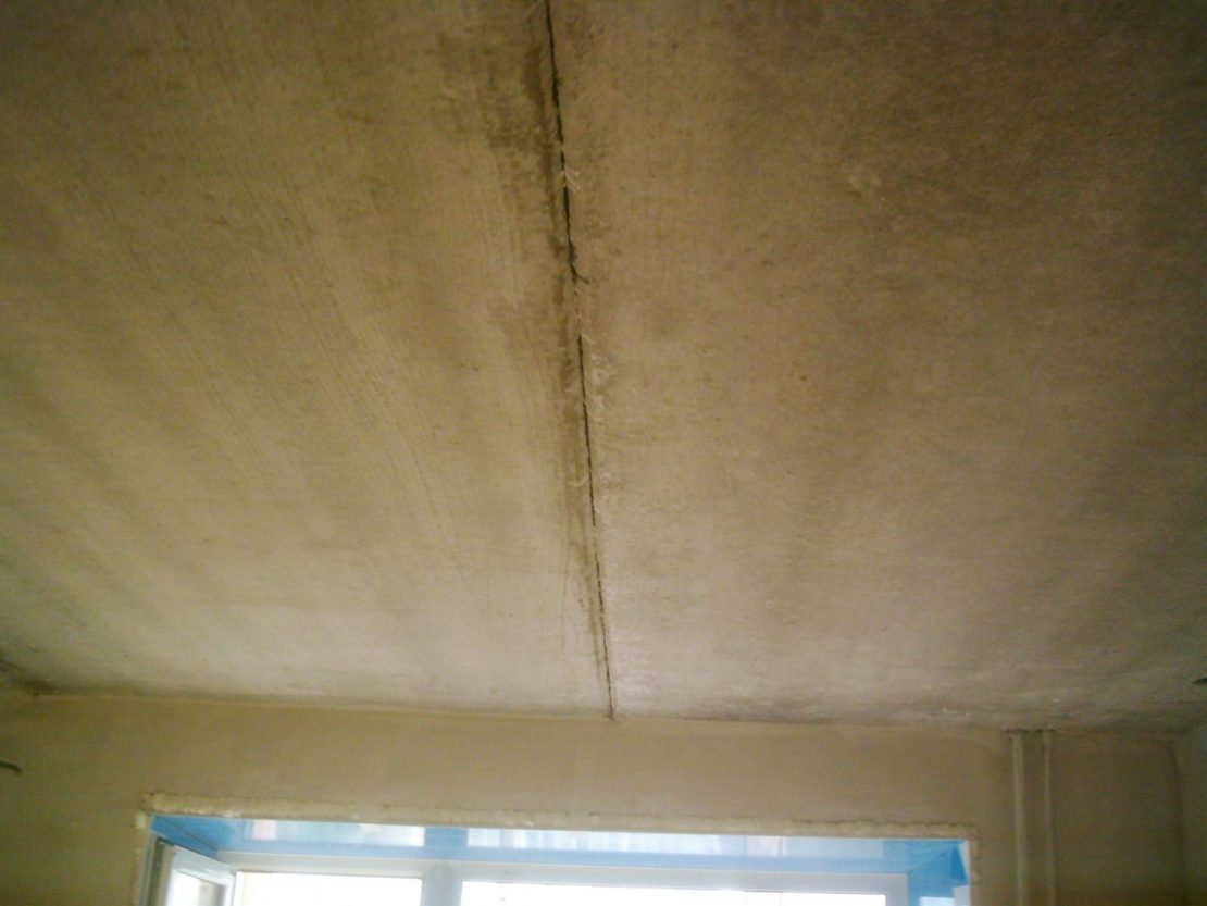 как заделать дырку в потолке из бетона