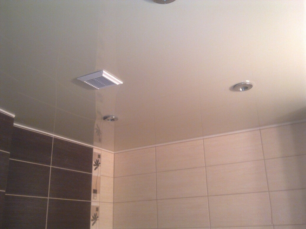 вентиляция потолка в ванной